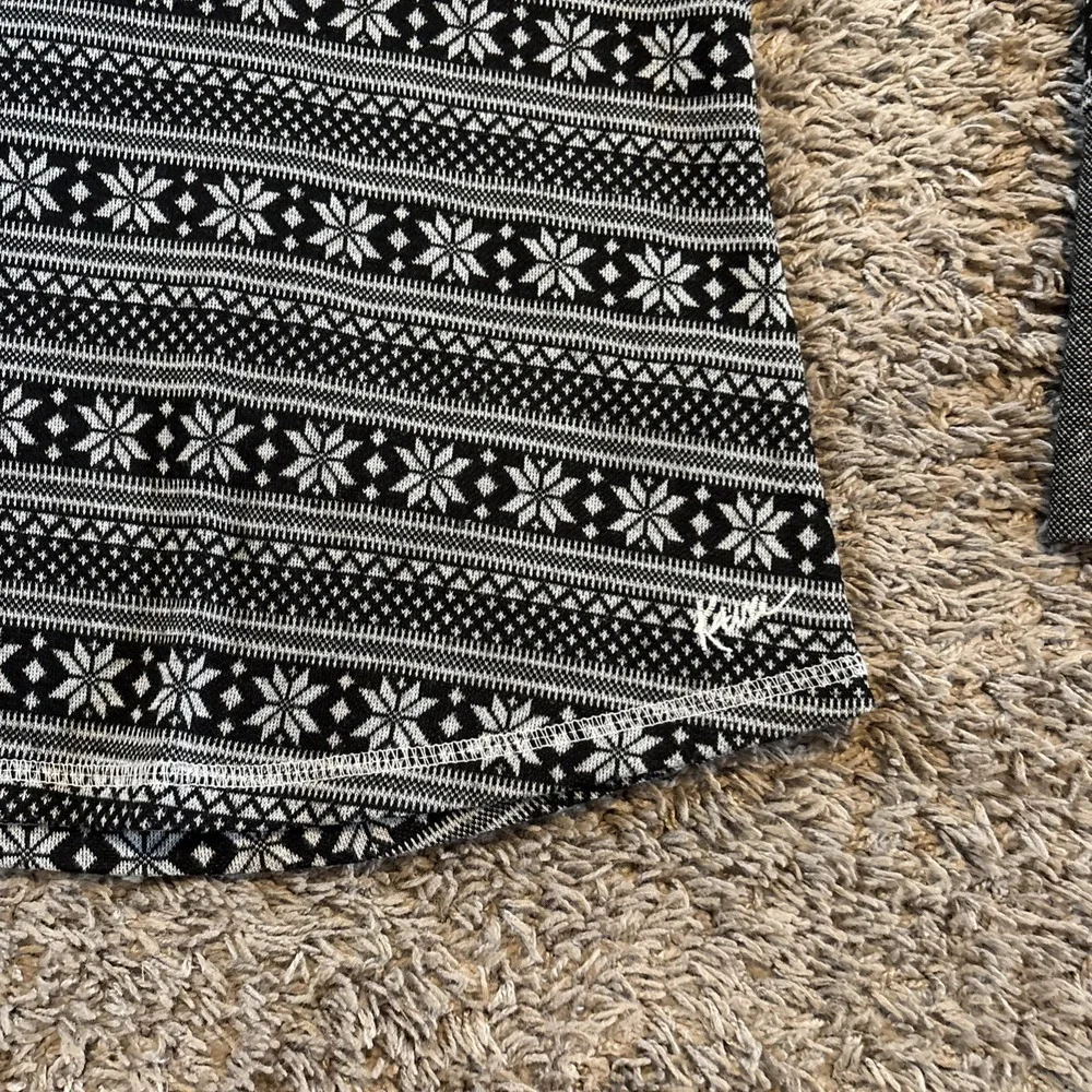 KAVU Women's Size Large Long Sleeve Pullover Black - Picture 2 of 4